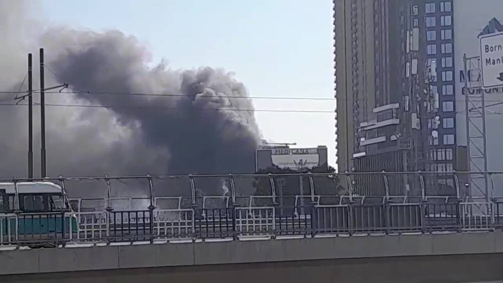 SON DAİKA! İzmir'de inşaat deposunda yangın!