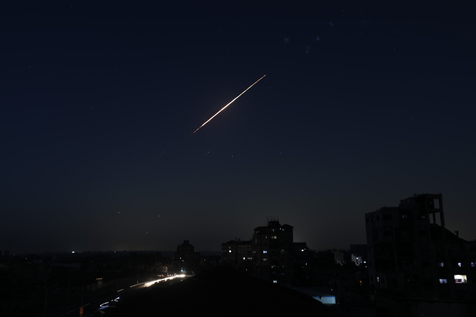 aa-20250615-38289485-38289484-iran-israile-yonelik-fuzelerle-saldirdi.jpg, Resim