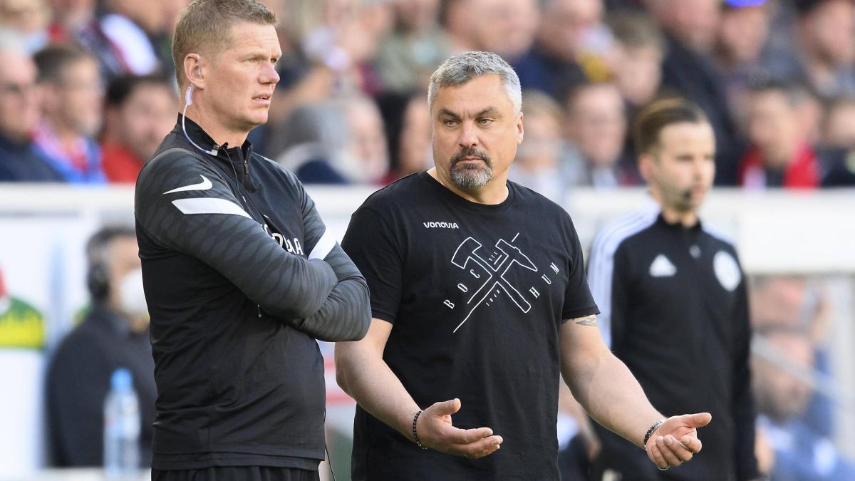 trainer-thomas-reis-bo-mit-co-trainer-markus-gellhaus-l-bo-fussball-1-bundesliga-30spieltag-sc-freiburg-fr.jpg