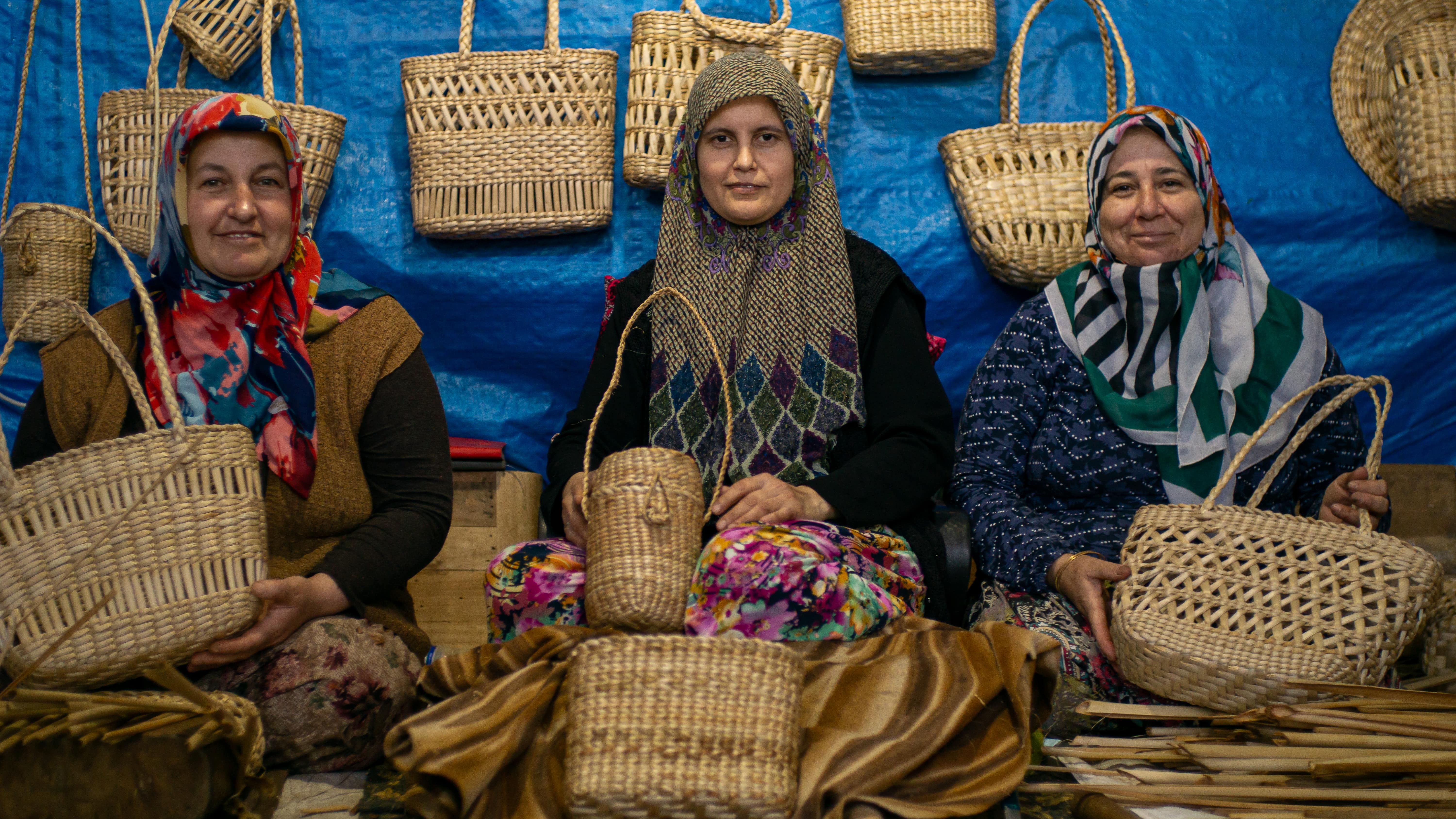 aa-20250622-38352349-38352330-agakoylu-kadinlarin-el-emegi-hasir-urunleri-yurdun-dort-bir-yaninda-alici-buluyor-min.jpg