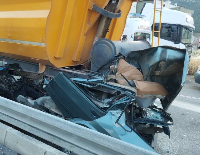 burdurda-kaza-1-olu-1-yarali-779174-230322.jpg