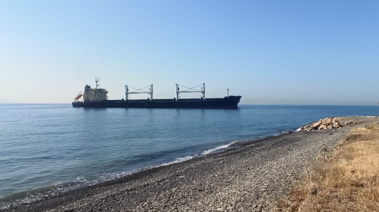 aa-20250625-38379403-38379401-tekirdagda-kuru-yuk-gemisi-karaya-oturdu.jpg