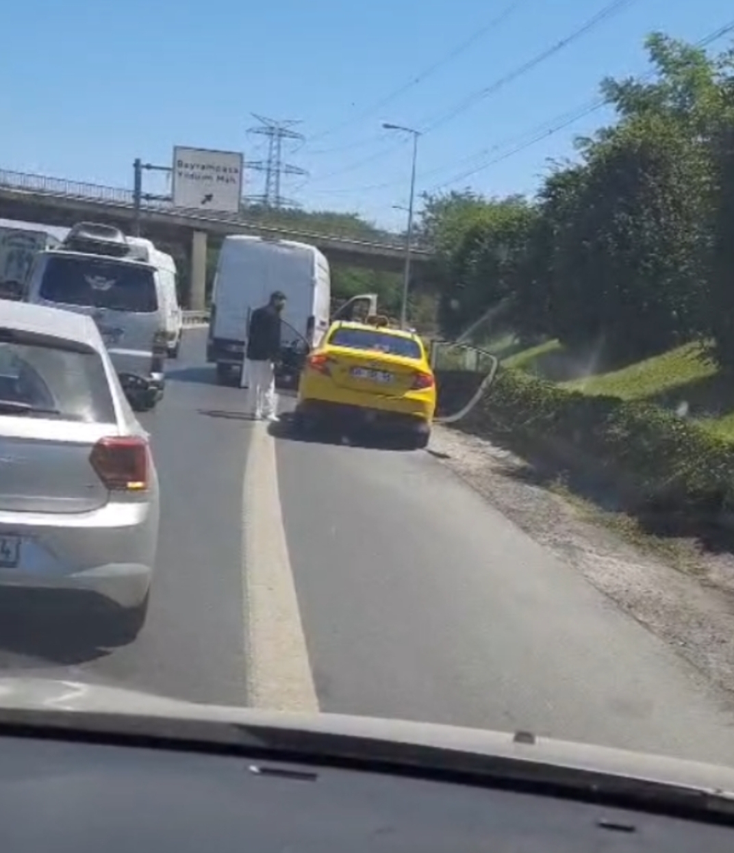 istanbul-esenlerde-minibus-soforu-taks-801762-237323.jpg