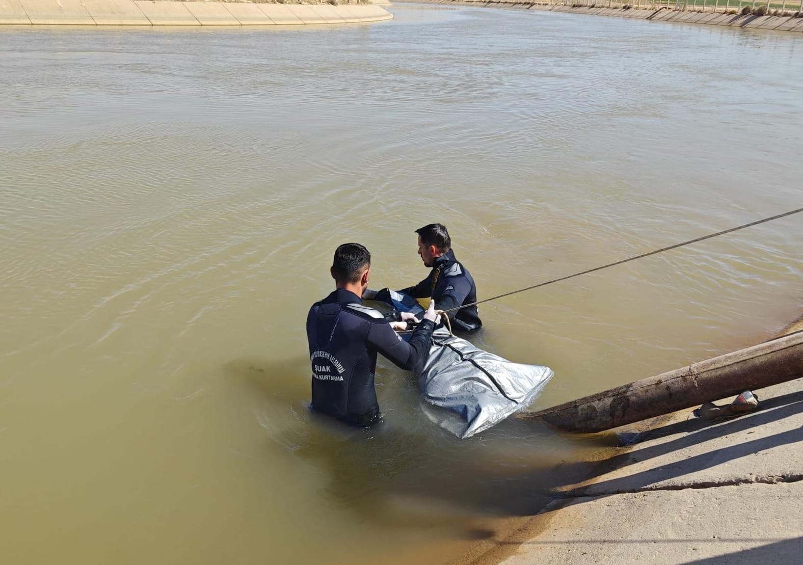 aa-20250711-38535923-38535922-sanliurfada-sulama-kanalinda-erkek-cesedi-bulundu.jpg