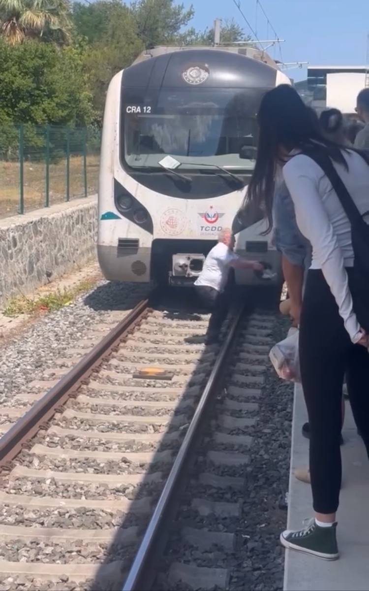 istanbul-bakirkoyde-raylarda-duran-yav-811079-240172.jpg