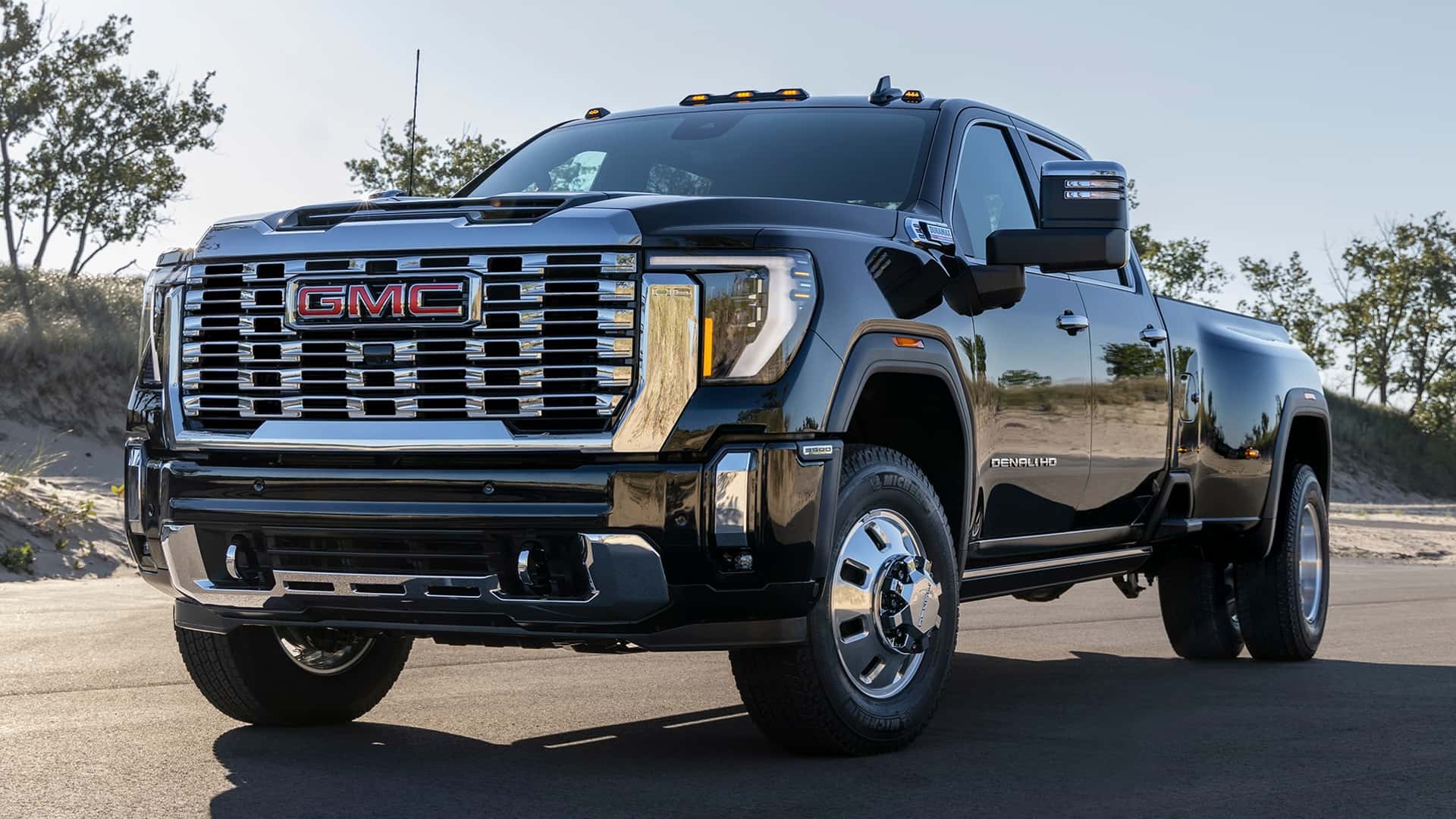 gmc-sierra-3500hd-denali-2024.jpg
