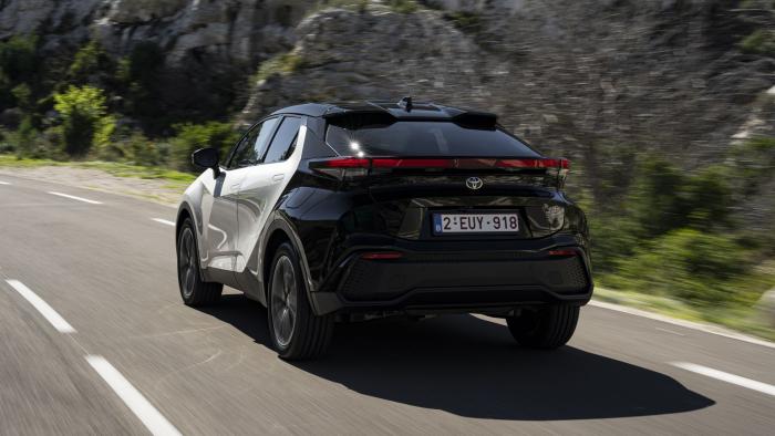 toyota-c-hr-phev-2024-2-0.jpg