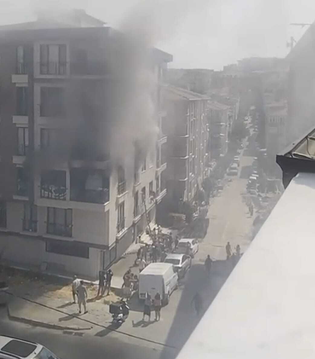 istanbul-avcilarda-5-katli-binada-yan-836314-247856-1.jpg