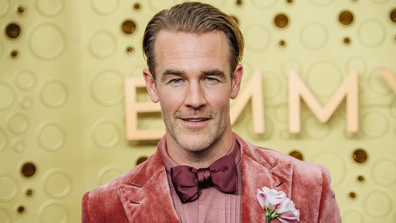 james-van-der-beek-emmys-pink-suit-gettyimages-1176513951-h-2023.webp