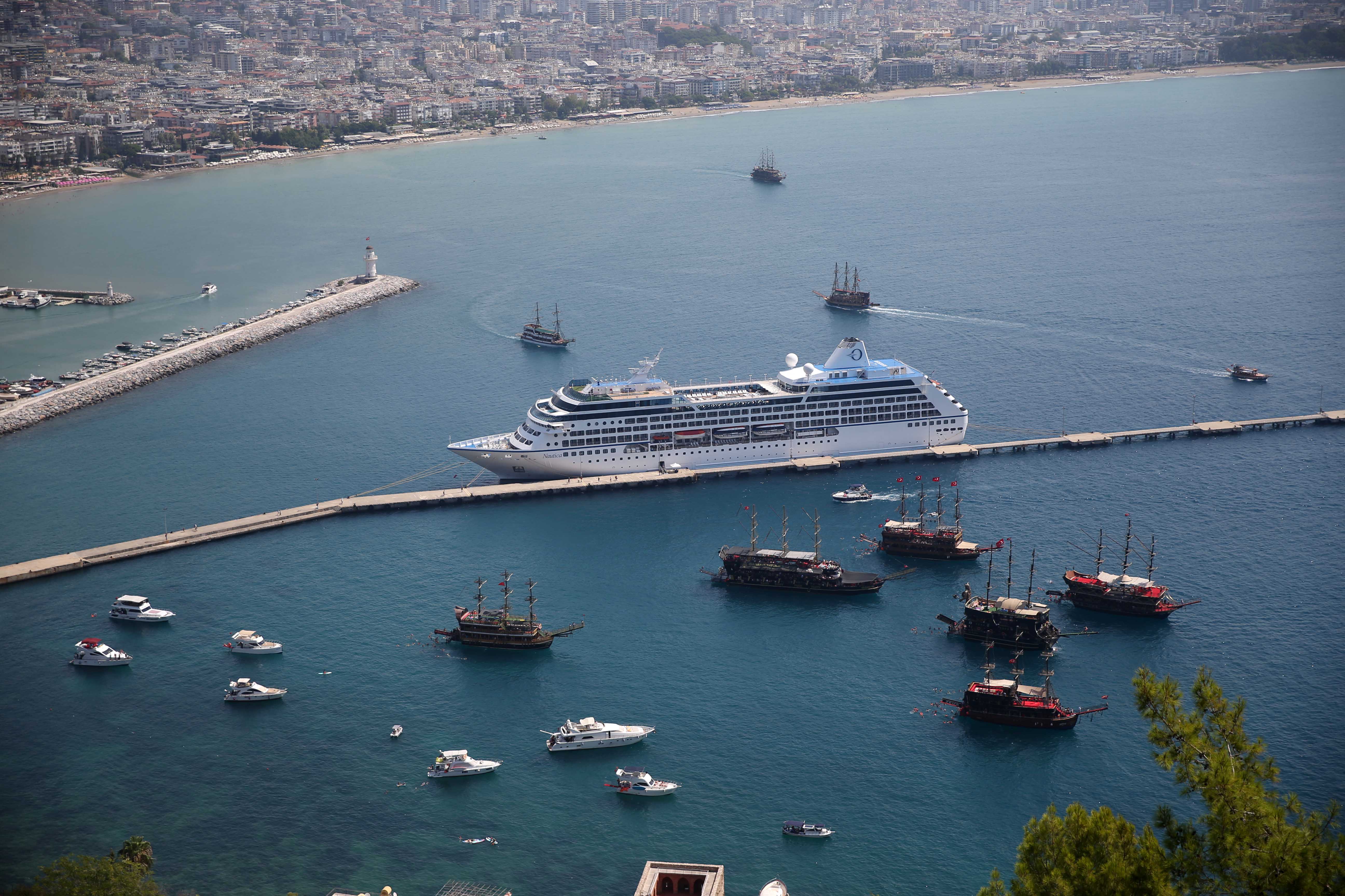 abdli-turistler-kruvaziyerle-alanyaya-847189-251222.jpg