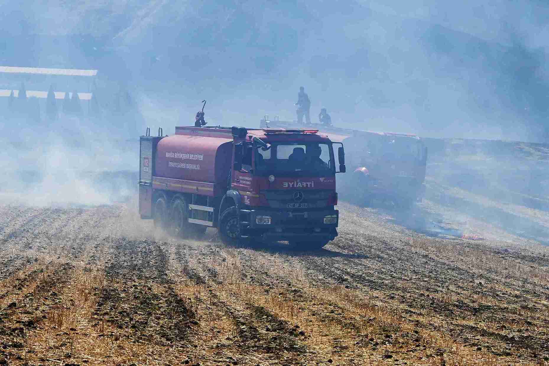 aa-20250831-38979679-38979674-manisada-otluk-ve-makilik-alanda-cikan-yangin-kontrol-altina-alindi-11zon.jpg