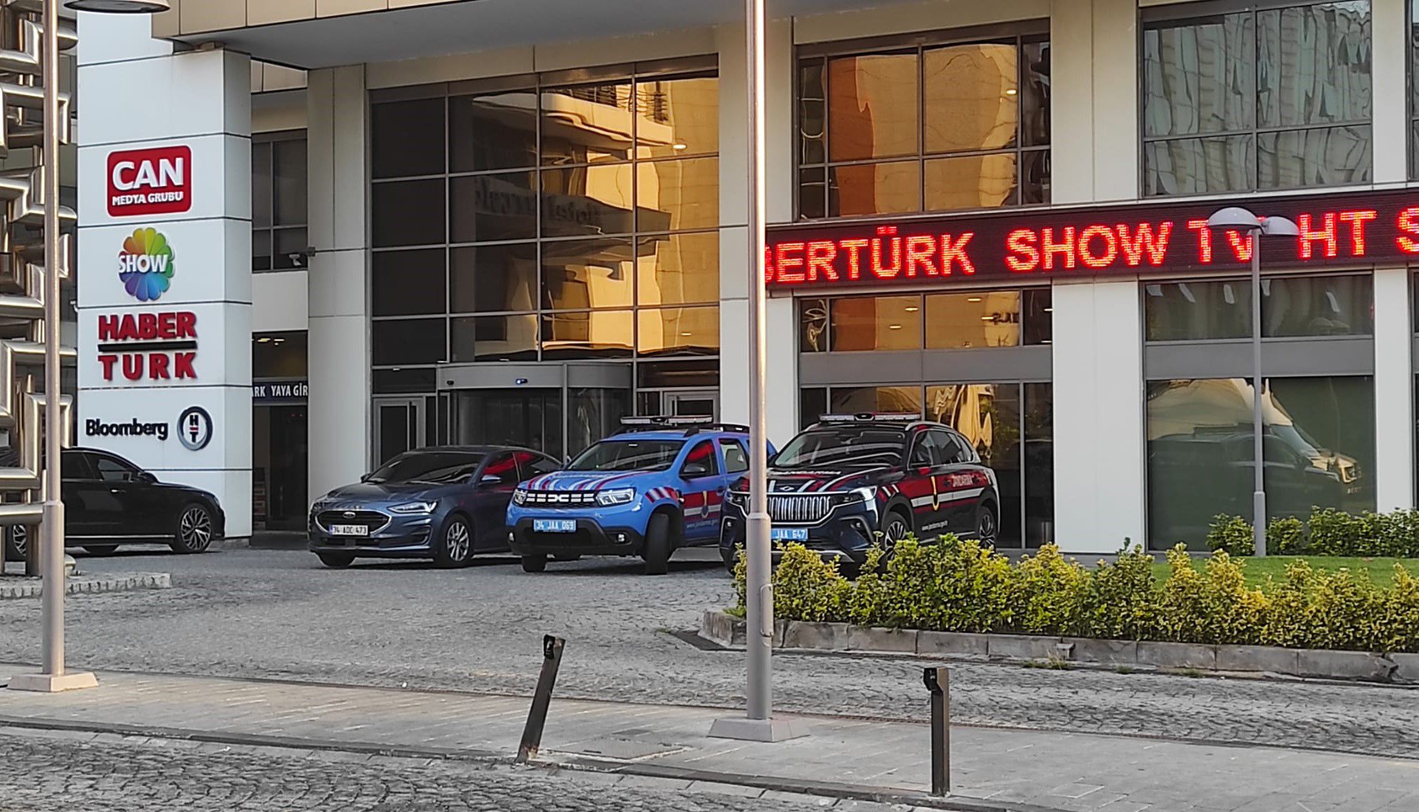 son-dakika-haberturk-ve-show-tv-dahil-121-sirkete-el-konuldu-2.jpg