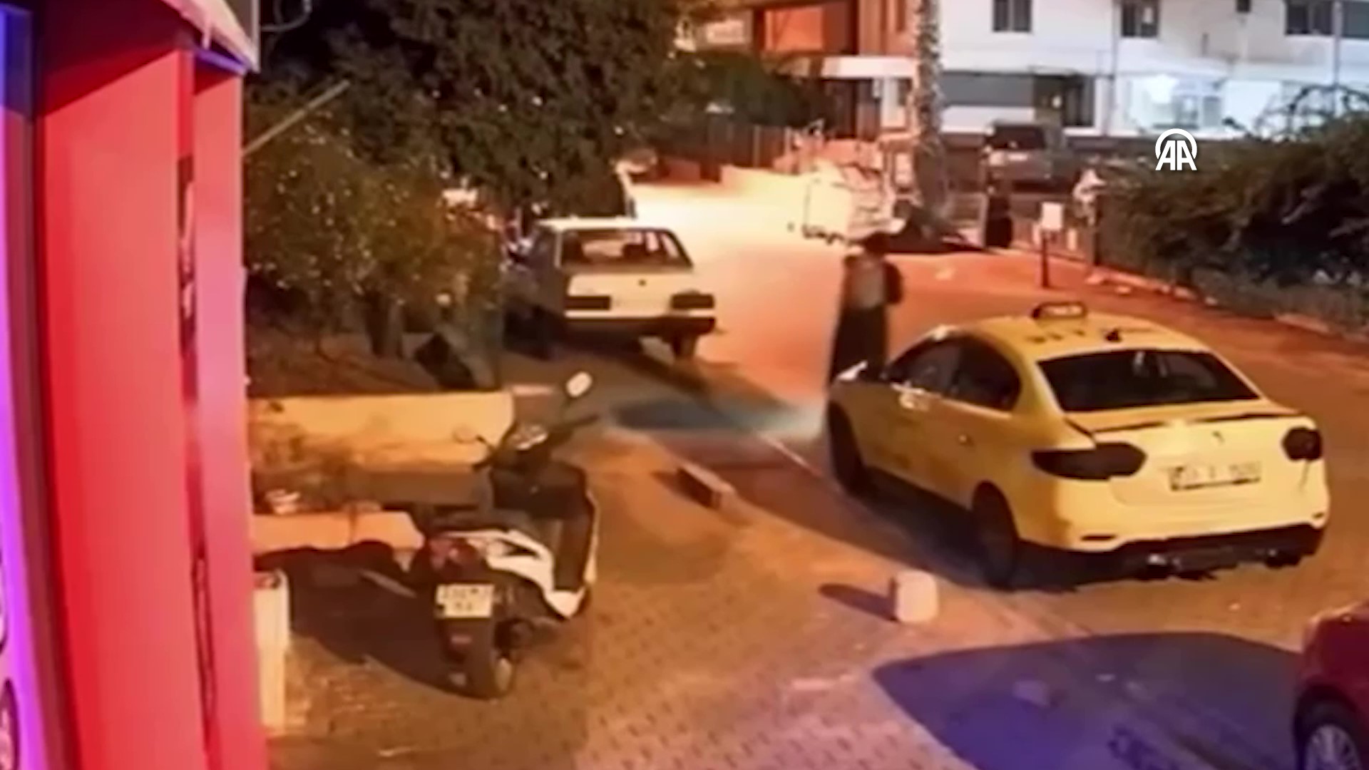 aa-20250929-39257772-39257771-mersin-is-yerini-kursunlayip-patenle-kacan-zanli-kamerada-frame-at-0m10s-001.jpg