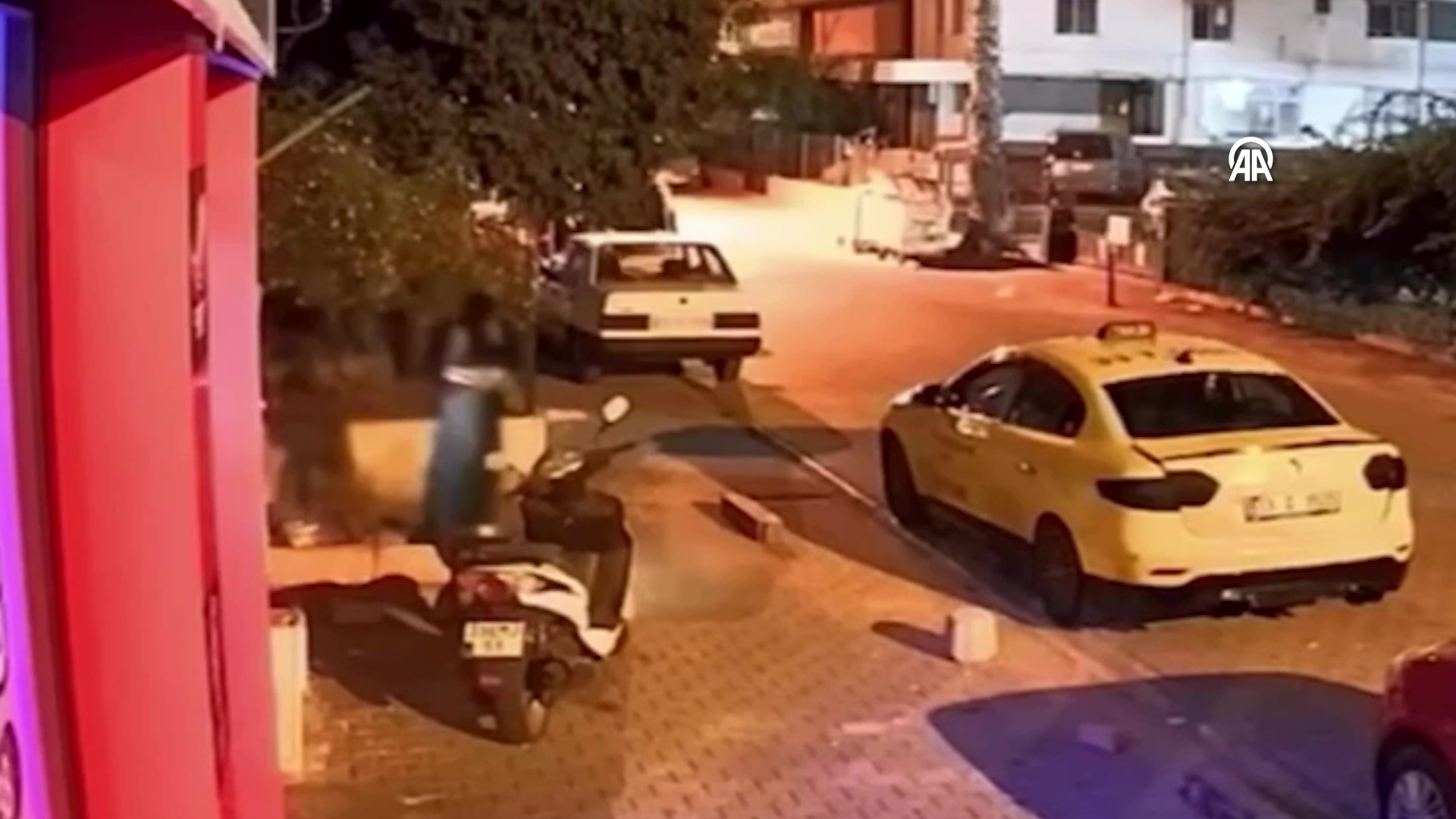 aa-20250929-39257772-39257771-mersin-is-yerini-kursunlayip-patenle-kacan-zanli-kamerada-frame-at-0m7s.jpg