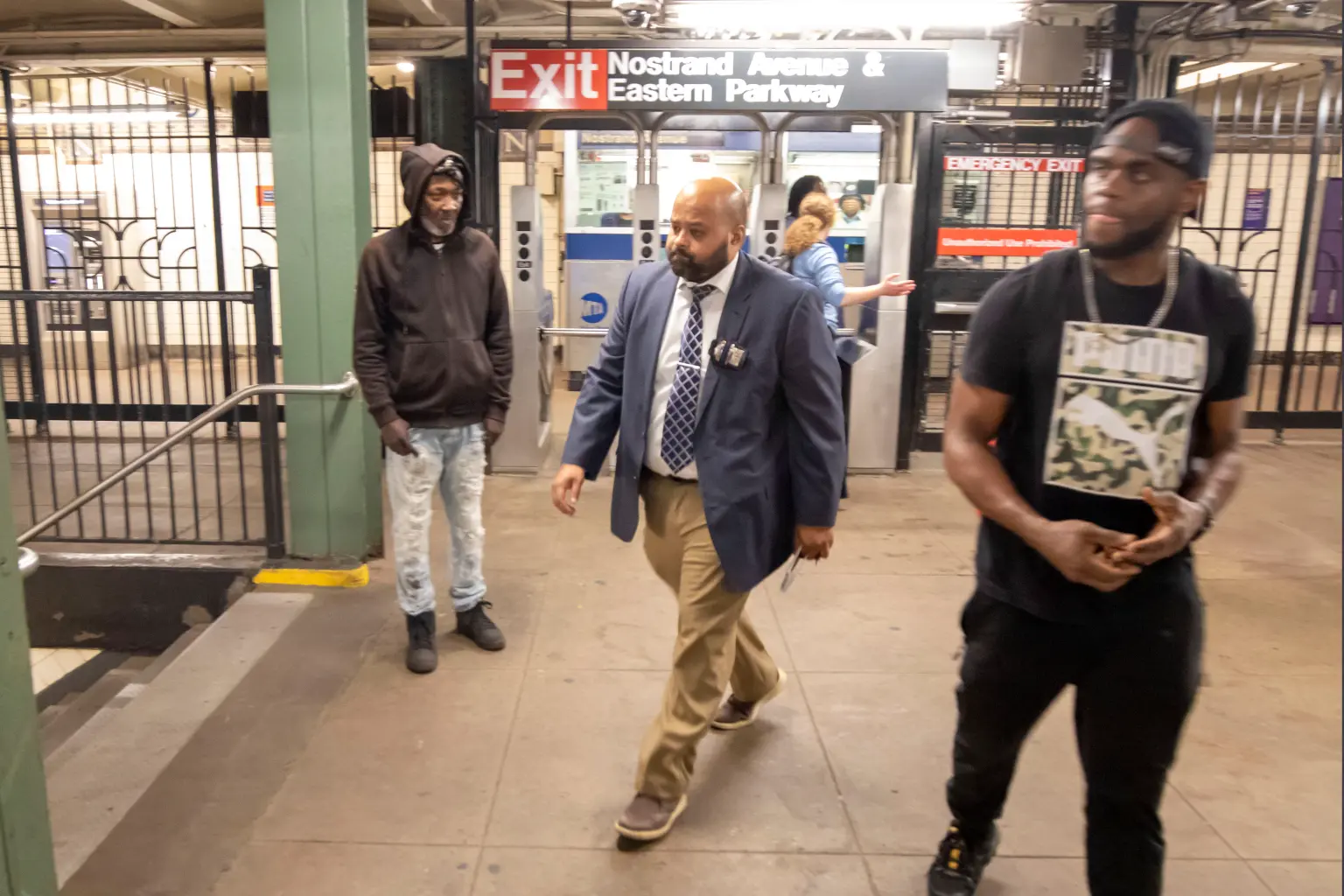 nypd-scene-mta-worker-stabbed-112465883.webp