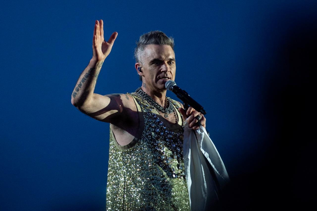 robbie-williams-koonser.jpg
