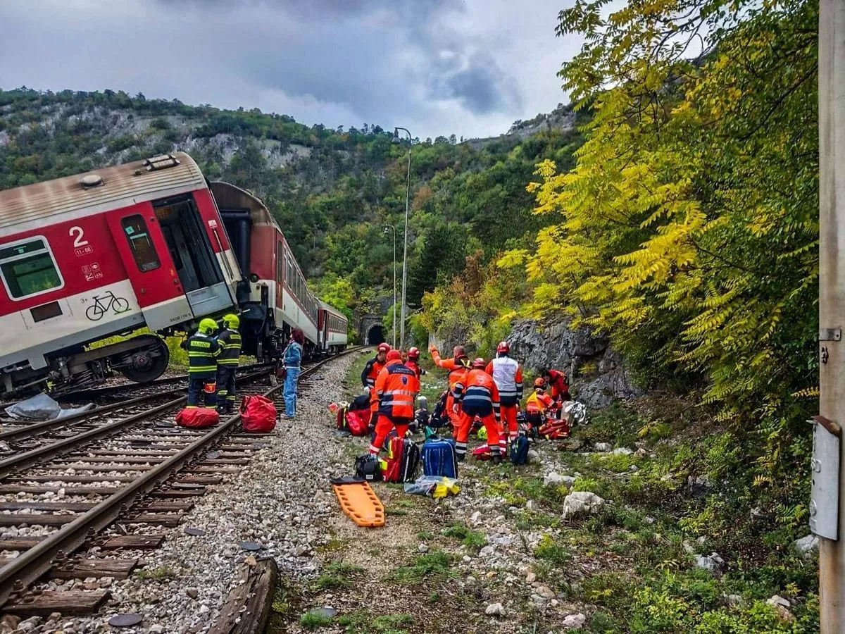 0-slovakia-train-crash.webp