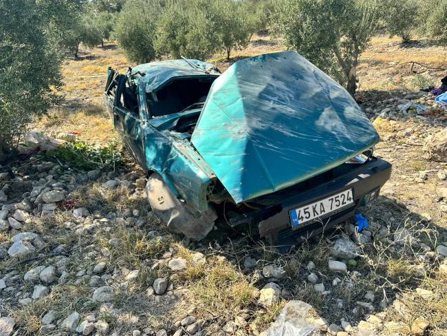 aa-20251014-39411844-39411843-manisada-devrilen-otomobildeki-kari-koca-oldu.jpg