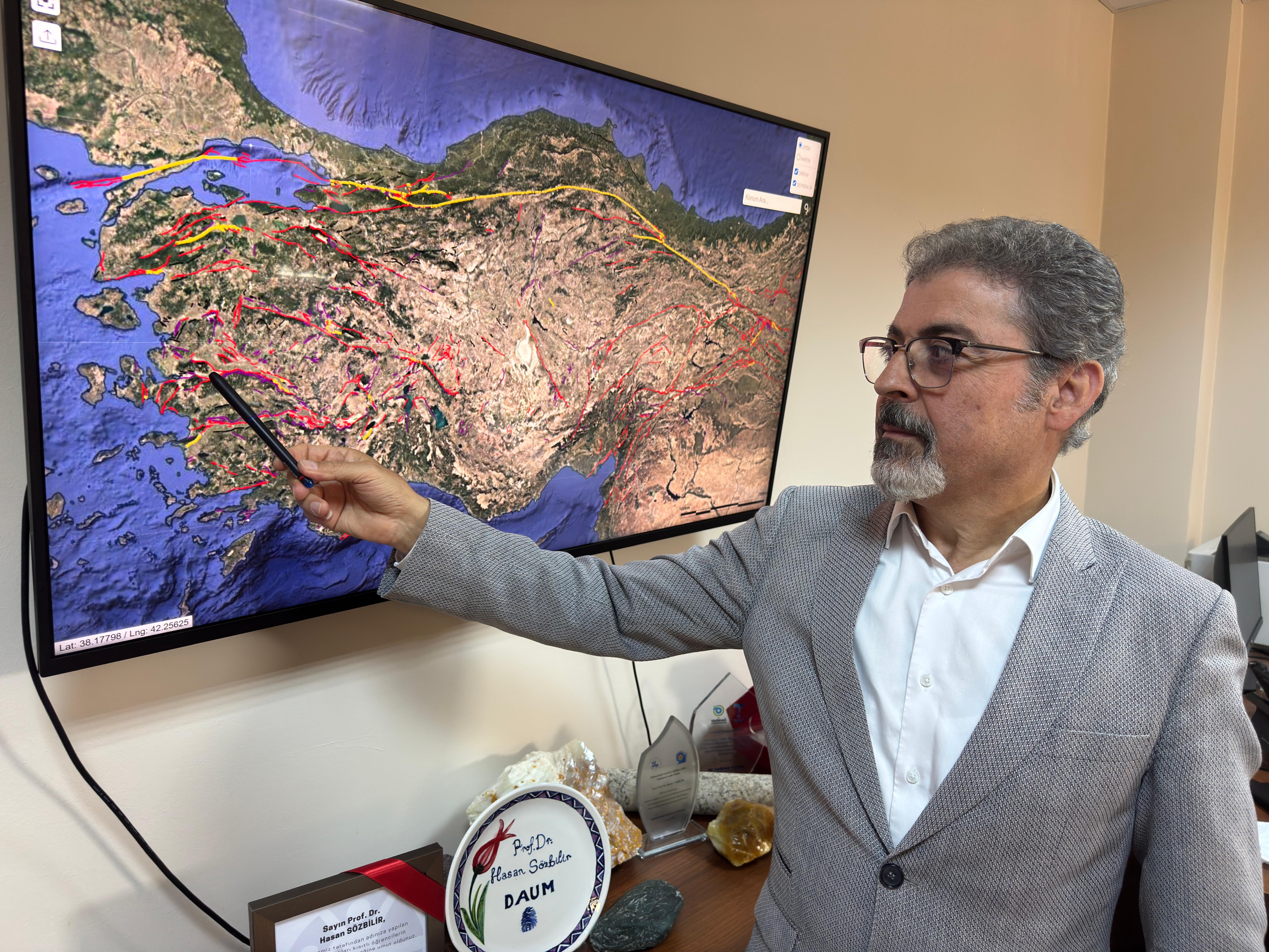 aa-20251015-39417621-39417620-prof-dr-sozbilir-izmir-ve-bati-anadoludaki-sismik-hareketliligi-degerlendirdi.jpg