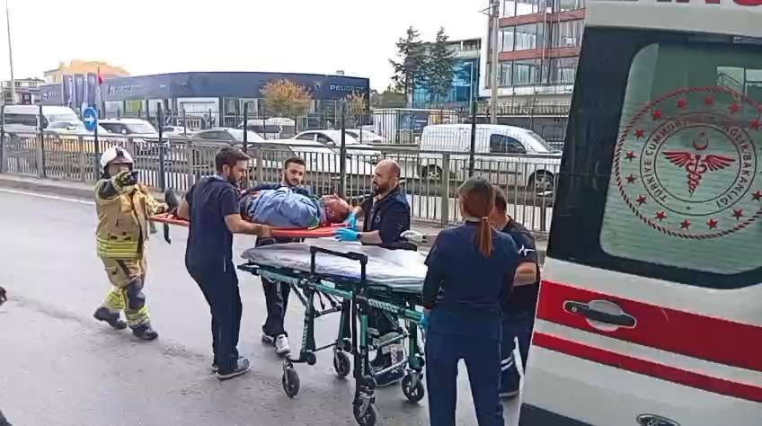 istanbul-cekmekoyde-otobus-duraga-gir-964611-286465.jpg
