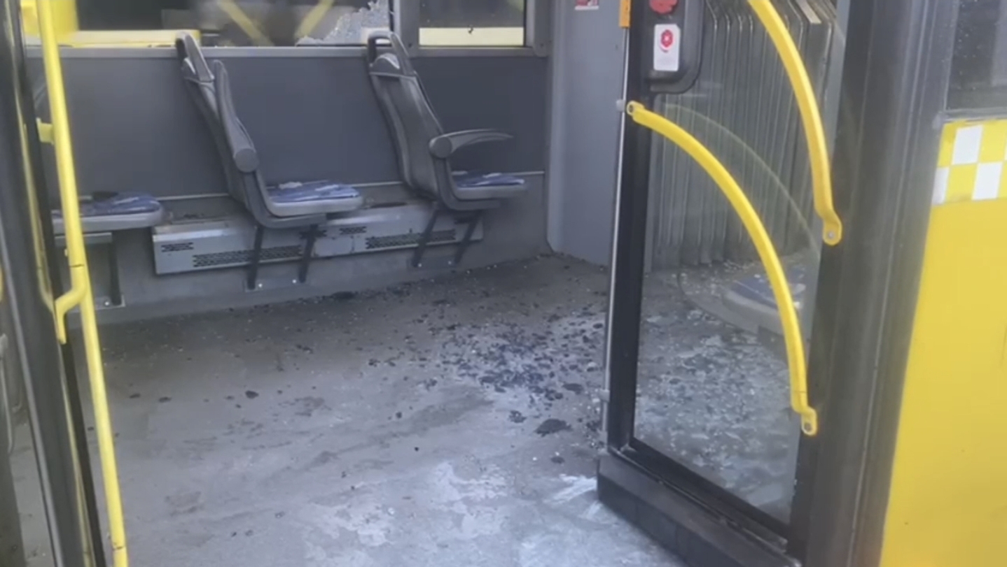 istanbul-kadikoyde-iett-otobusu-kaza-980568-291227.jpg