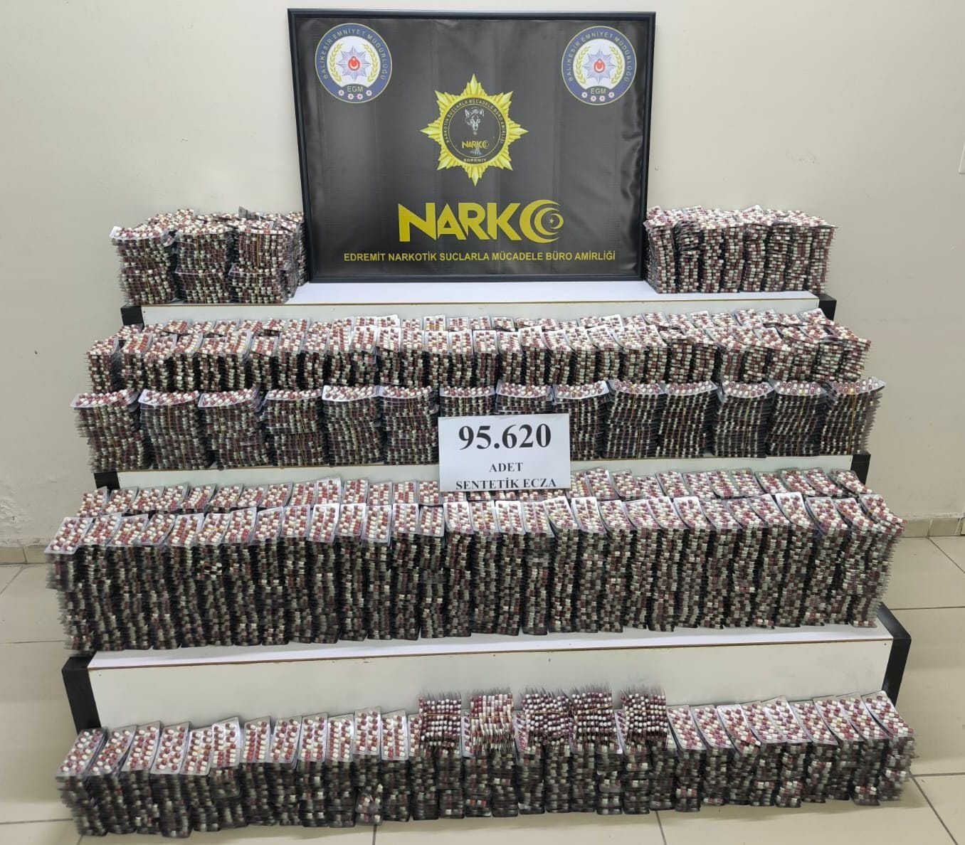 aa-20251103-39603405-39603404-balikesirde-95-bin-620-uyusturucu-hap-ele-gecirildi.jpg