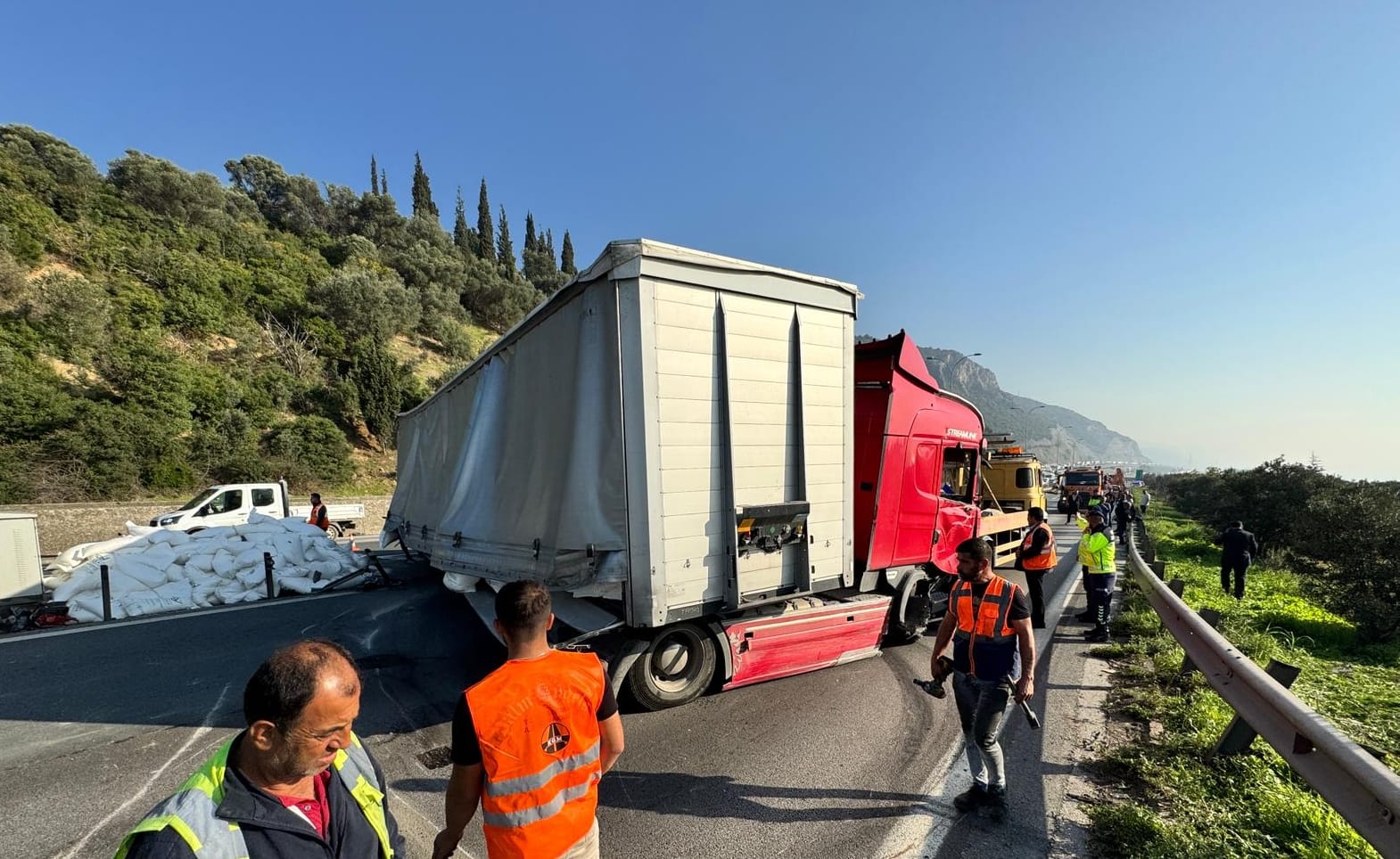 anadolu-otoyolu-kaza.jpg