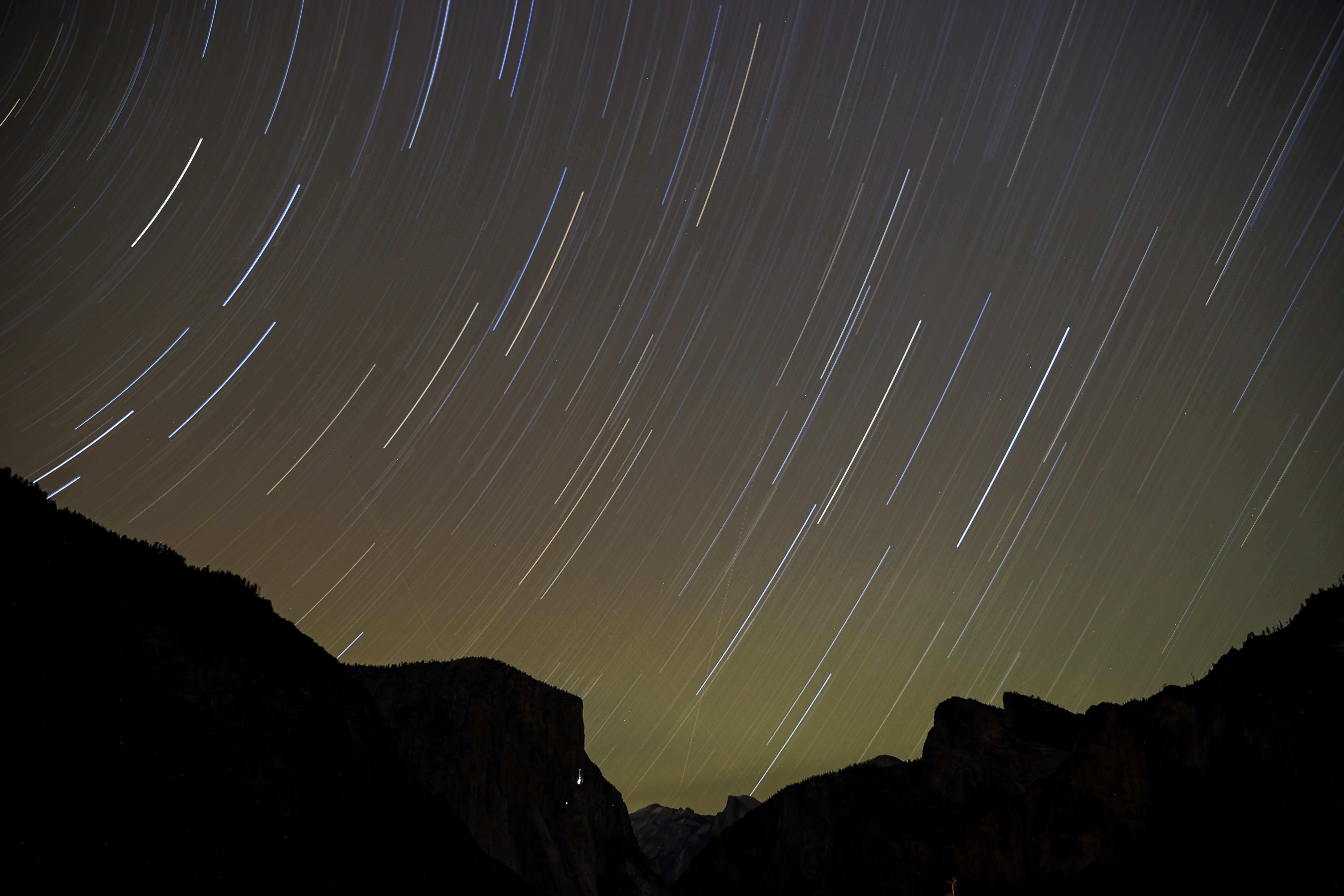 aa-20251214-39978848-39978831-yosemite-ulusal-parkinda-geminid-meteor-yagmuru-1.jpg