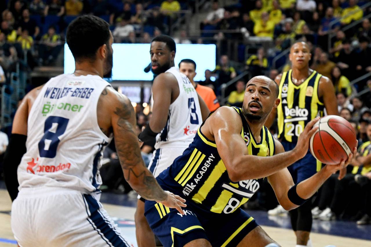 aa-20251214-39981535-39981524-fenerbahce-beko-anadolu-efes.jpg