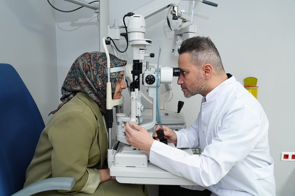 medipol-universitesi-sefakoy-hastanesi-goz-hastaliklari-uzmani-dr-ogr-uyesi-faik-engin-azman.jpg
