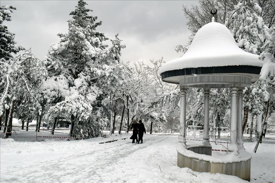 akom-bu-kez-saatini-vererek-acikladi-birden-soguyacak-kar-yagacak-3.jpg