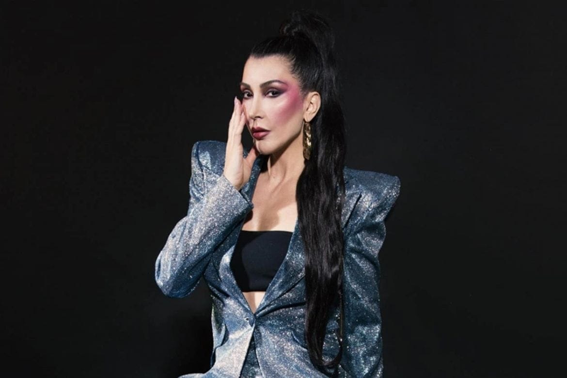 hande-yener.jpg