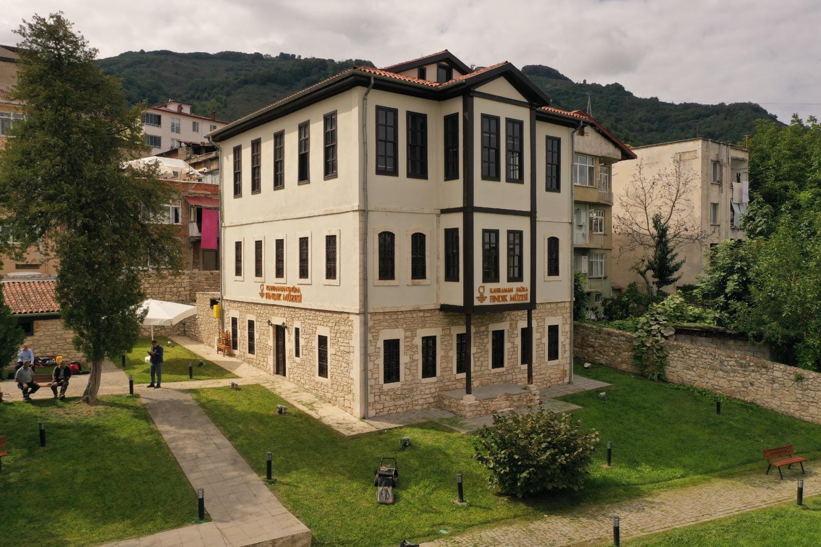 kahraman-sagra-findik-muzesi-1.jpg