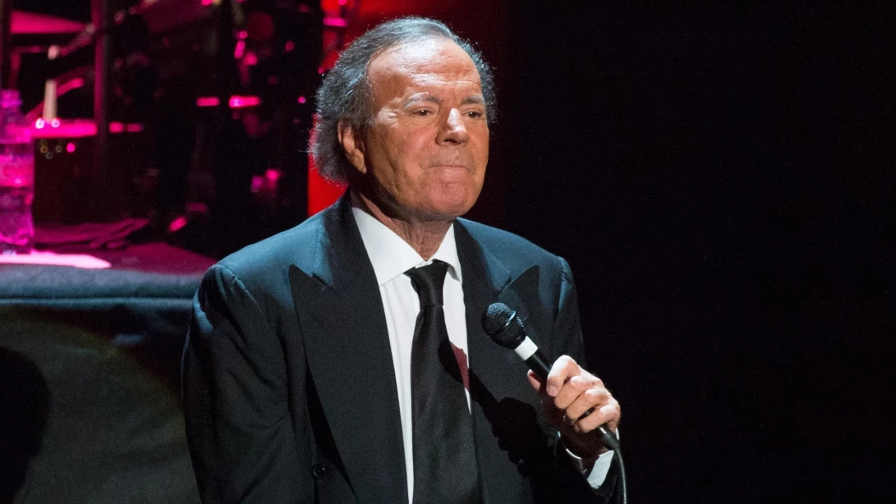 julio-iglesias.webp