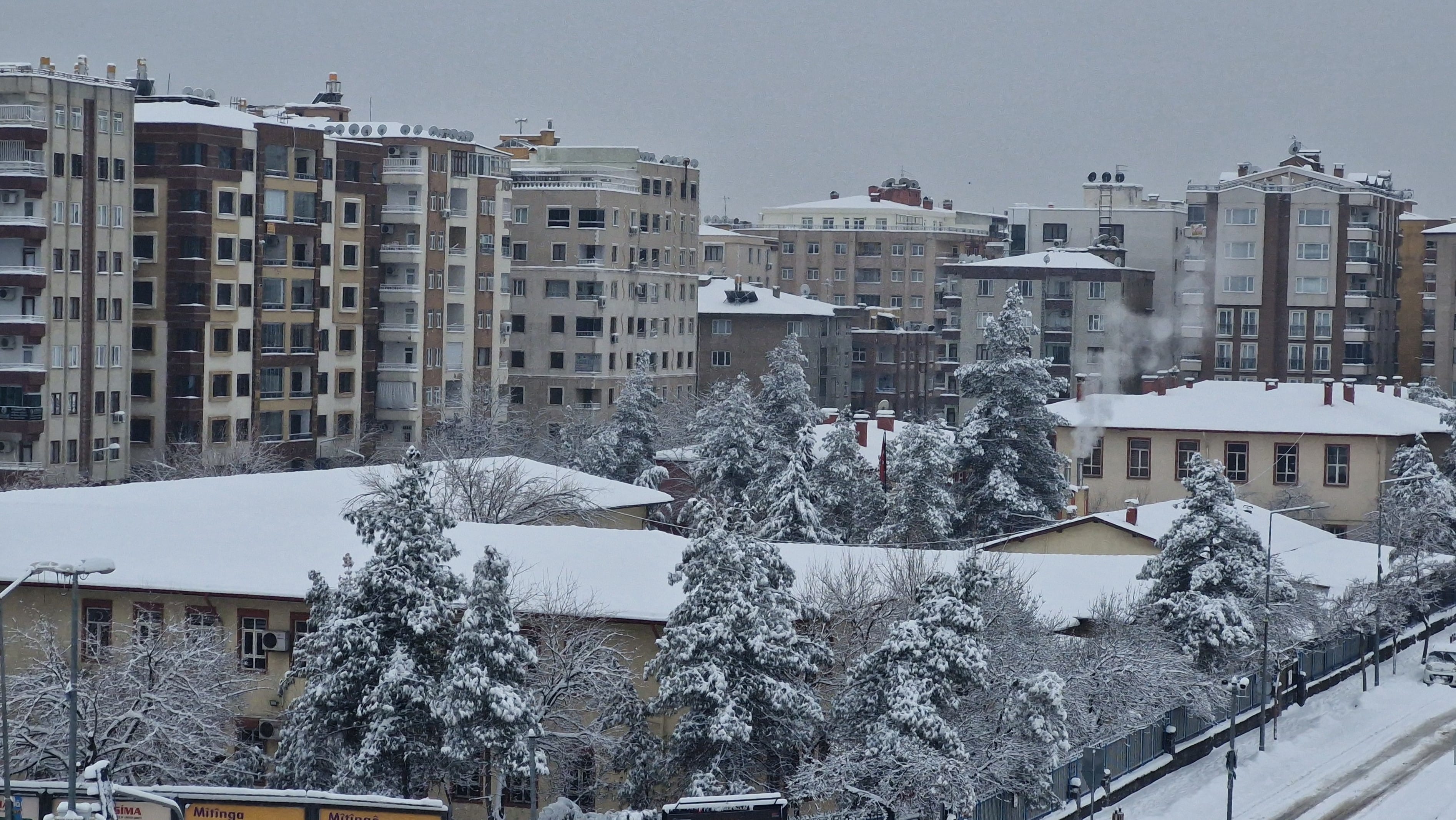 diyarbakirda-kar-yagisi-bazi-ucak-sefe-1130078-335547.jpg