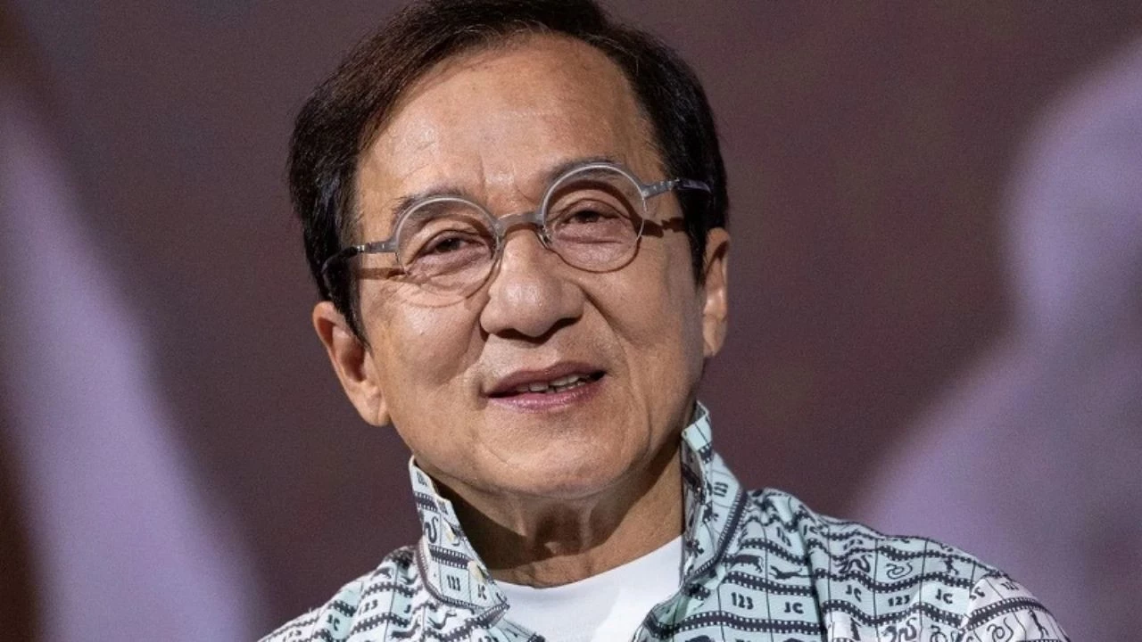 jackie-chan-oldu-mu-yasiyor-mu-sor-nq6o-00m1.webp
