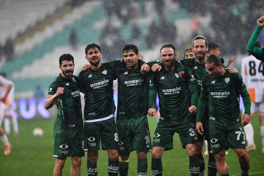 bursaspor-6-0-adanaspor-1697f845fdf91e.jpg