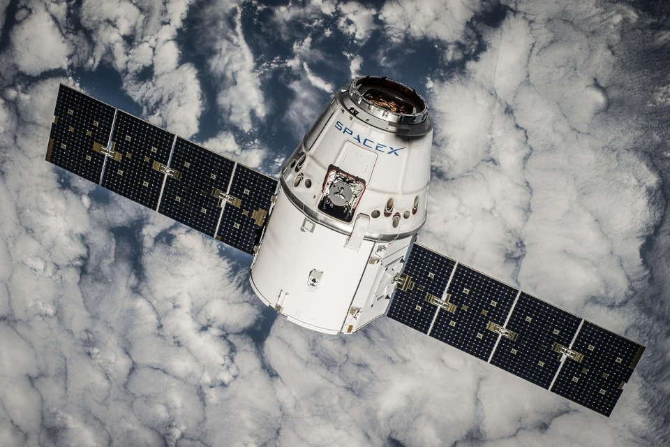 spacex-satellite-1.webp