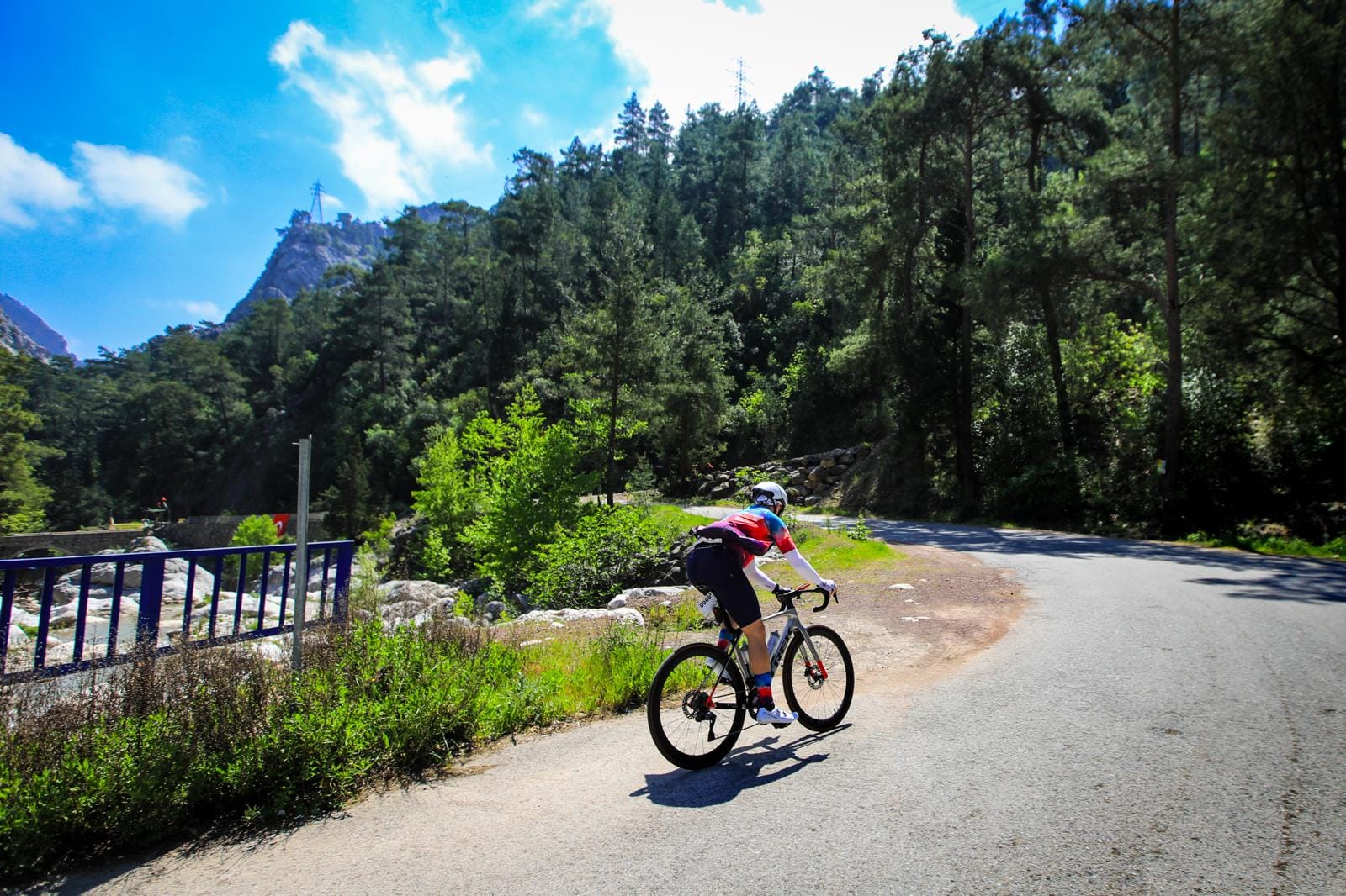 akra-gran-fondo-antalyada-pedallar-yesil-gelecek-icin-donecek-6.jpeg