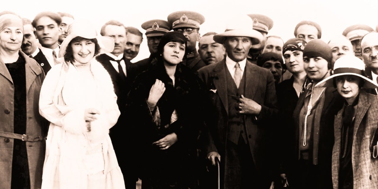 ataturk-8-mart.jpg