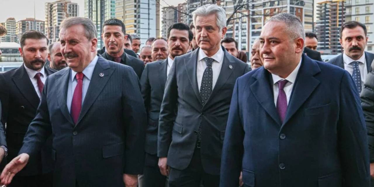 mesut-ozarslan-adini-zikretmedigi-partinin-iftarinda-cikti-ne-akp-ne-mhp-kucak-acti-2.jpg