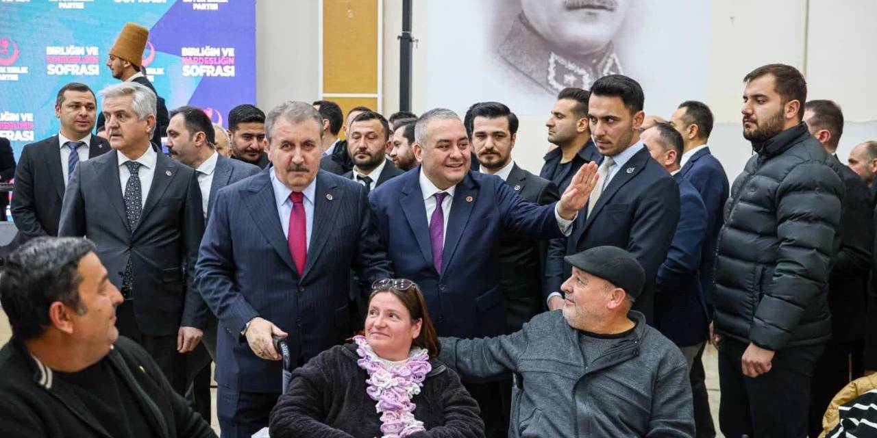 mesut-ozarslan-adini-zikretmedigi-partinin-iftarinda-cikti-ne-akp-ne-mhp-kucak-acti.jpg