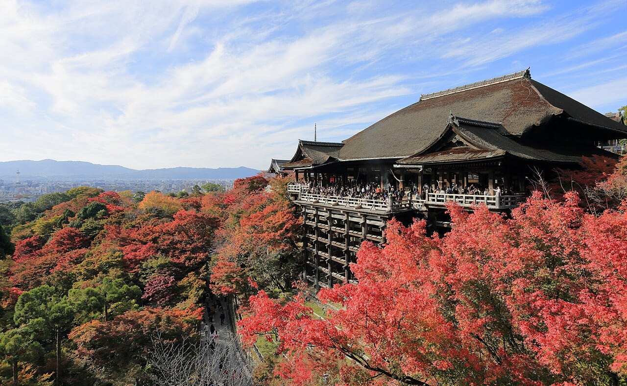 kiyomizu-dera-kyoto-november-2016-01.jpg