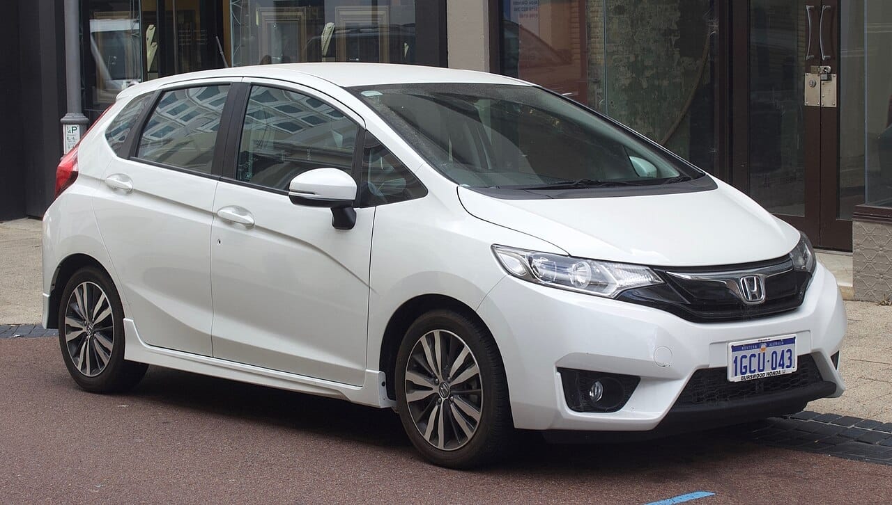 1280px-2016-honda-jazz-gk5-my16.jpg