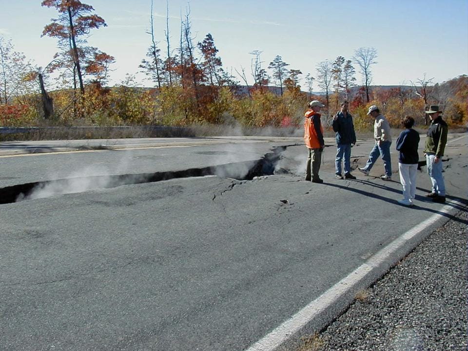 cracked-highway-from-subsurface-coal-fire-route-61-near-centralia-pennsylvania-usa-2-8280902907.jpg