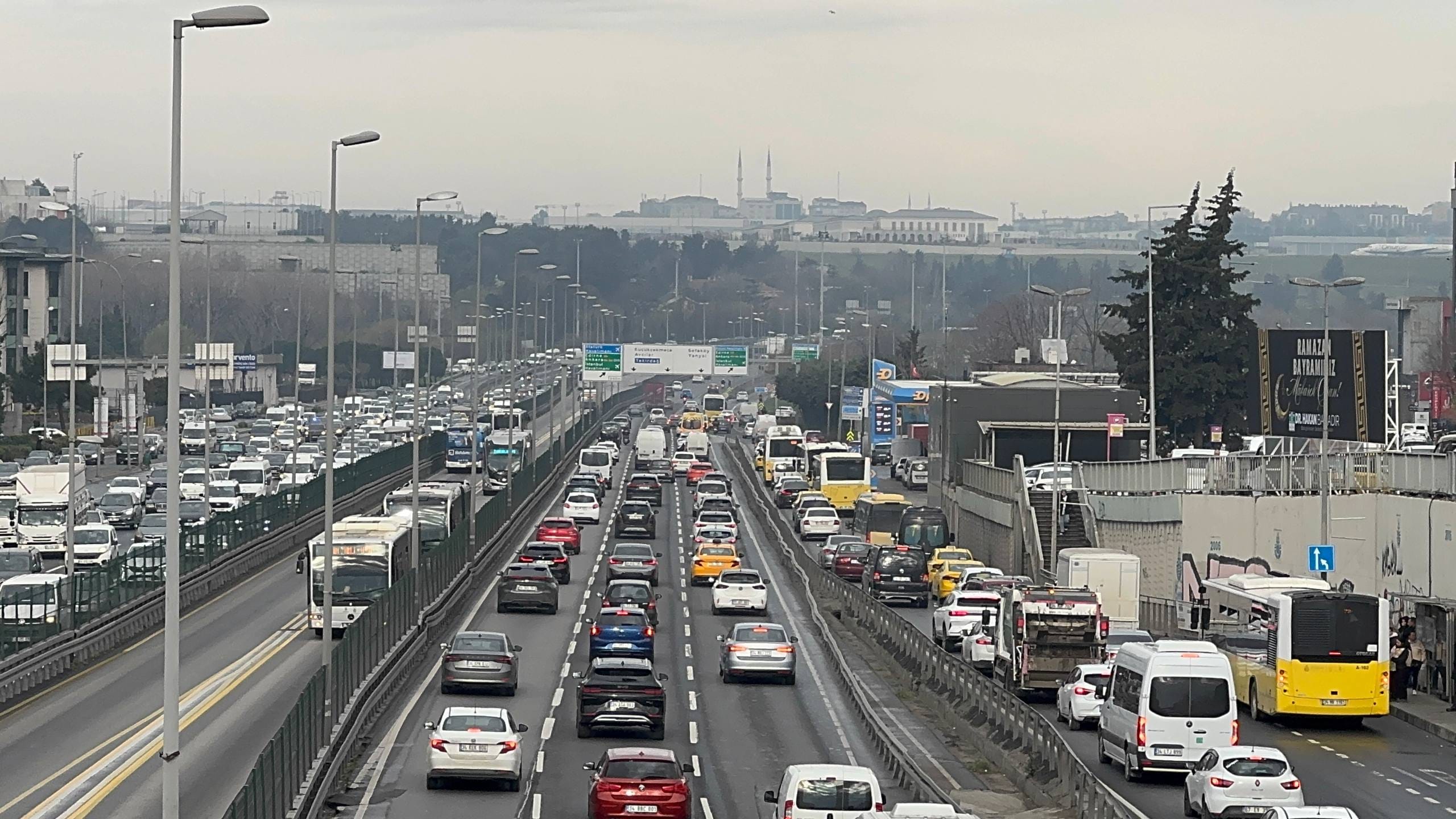 aa-20260408-41044993-41044987-istanbulda-trafik-yogunlugu-goruldu.jpg