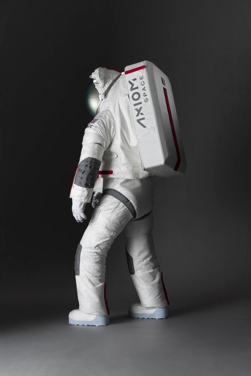 axemu-prada-spacesuit-mockup-20241007-423medium.jpg