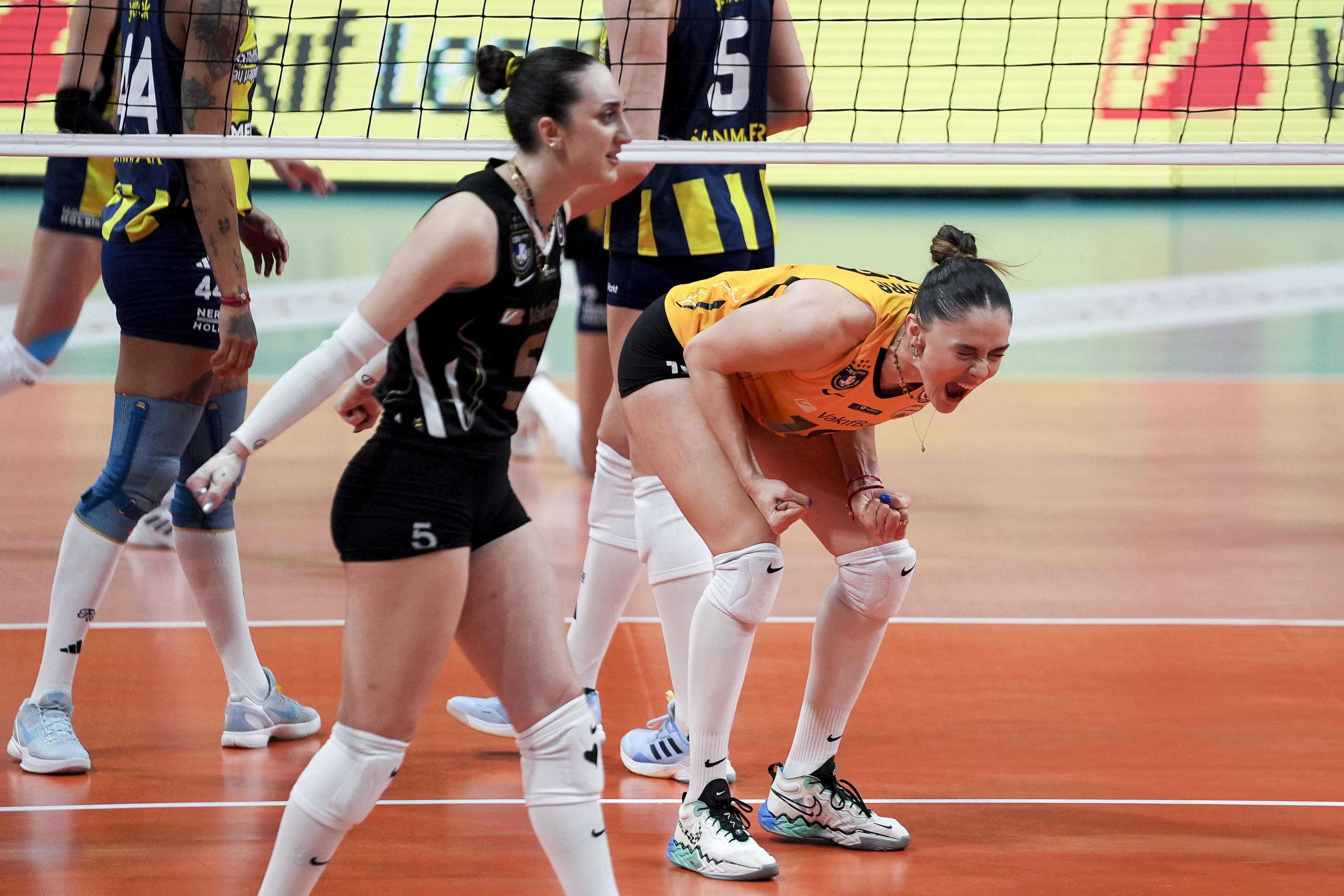 aa-20260419-41155535-41155522-vakifbank-fenerbahce-medicana.jpg