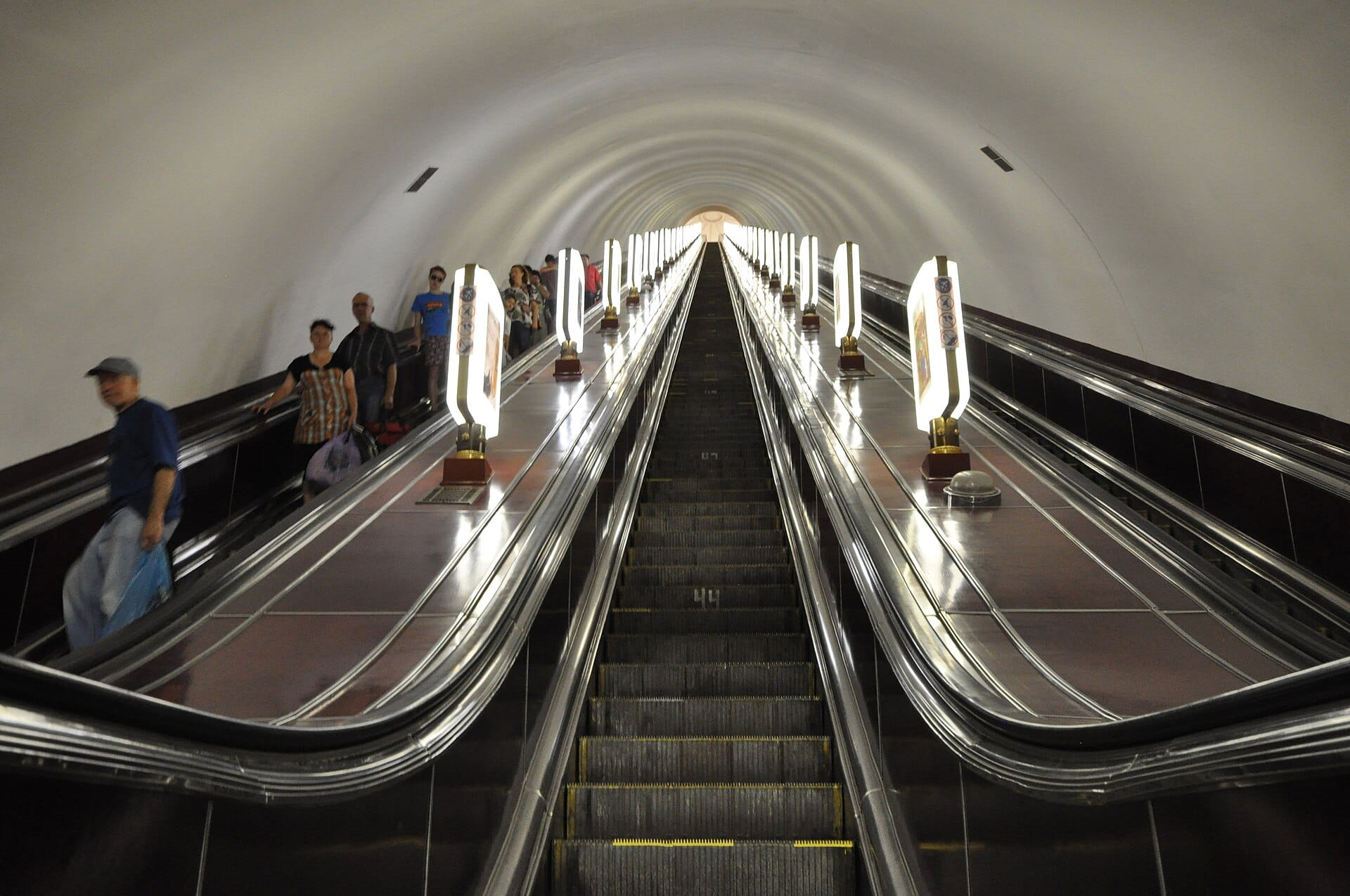escalators-at-the-deepest-metro-station-of-the-world-arsenalna-105-5m-8601894844.jpg