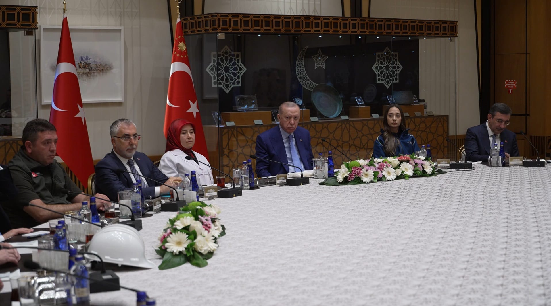 cumhurbaskani-erdogan-iscinin-emekcini-1286536-382811.jpg